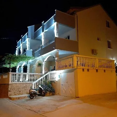 Apartment Dobrila - One Bedroom With Terrace - A1