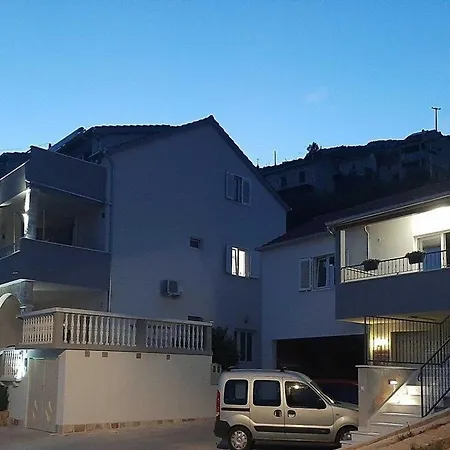 Dobrila - One Bedroom With Terrace - A1 *